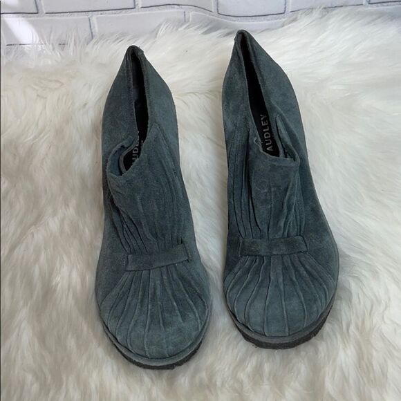 Audley London Blue Suede Ruched Heels Sz 40/9 - Picture 2 of 6